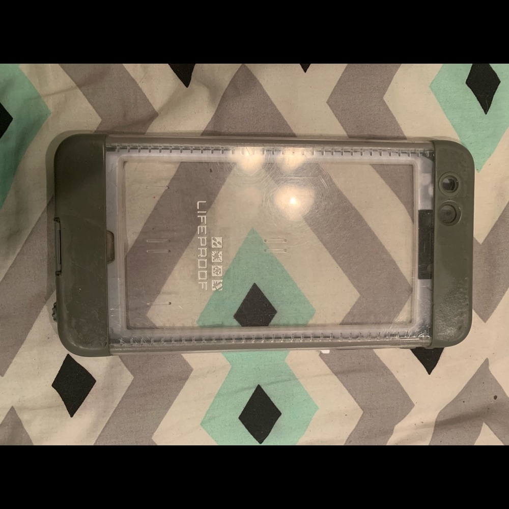 iPhone case - Picture 2 of 2